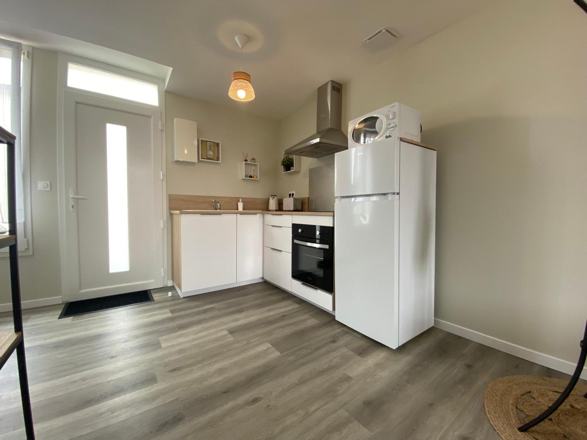 Charmante Maison Avec Cour Privative コニャック エクステリア 写真